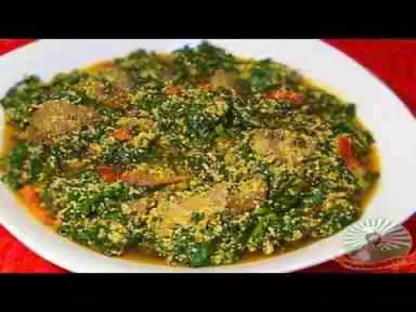Video: Nigerian Egusi Soup with Fresh Fish & Spinach (Obe Efo Elegusi / Ofe Egusi)| Nigerian Food Recipes